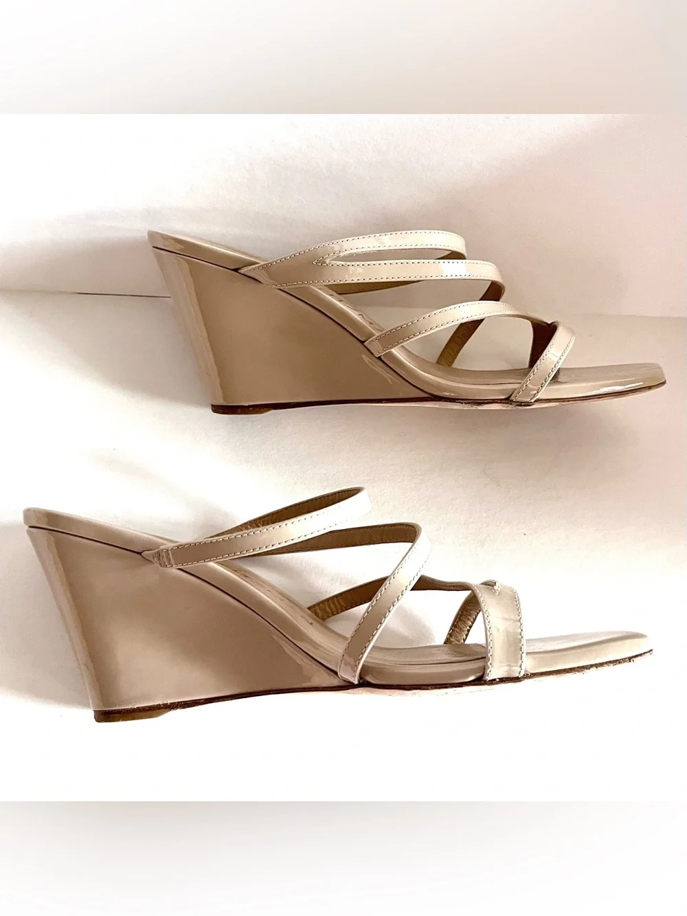 Stuart Weitzman Patent Leather
Strapeze Wedge Sandals 7 Minimalist Quiet Luxury - Picture 4 of 11